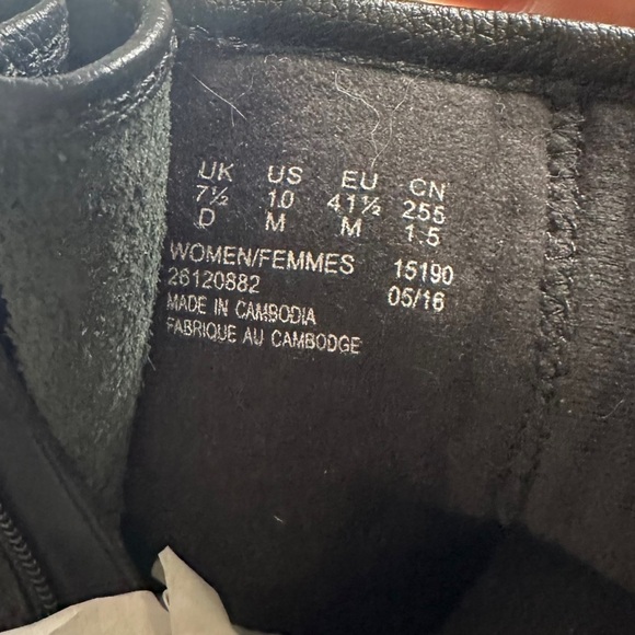 Clarks Women's Nevella Devon Black Leather Side Zip Ankle Boots Size 10 - Picture 8 of 10